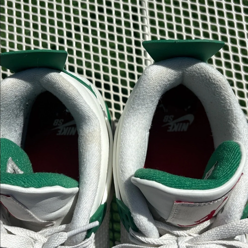 EUC Authentic Nike Jordan Retro SB Green & White